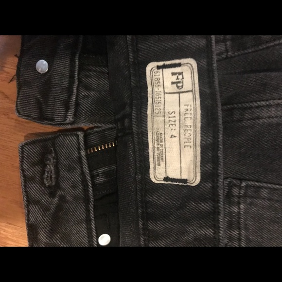 Black jean skirt - Picture 3 of 3